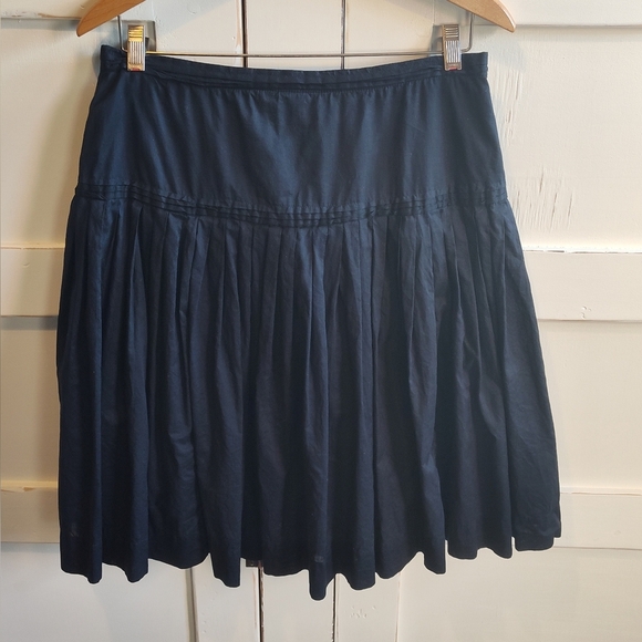 J. Crew Women's 100% Cotton Navy Poplin Pleated Drop Waist Skirt | 10 runs Small - Picture 2 of 4